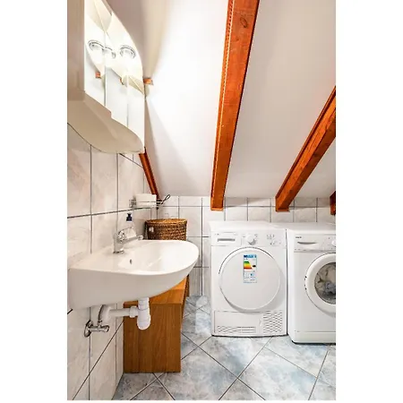 Quiet Oasis In The Heart Of Old Town- Two Kitchen,3Bath