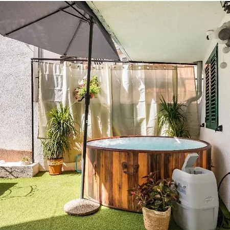 Angie Old Town With Jacuzzi فيلة