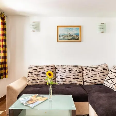 Angie Old Town With Jacuzzi *