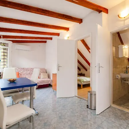 Angie Old Town With Jacuzzi Villa