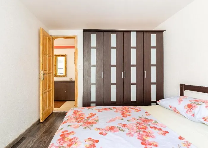 Вилла Angie Old Town With Jacuzzi Сплит