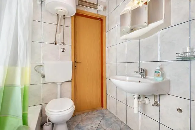 Вилла Angie Old Town With Jacuzzi