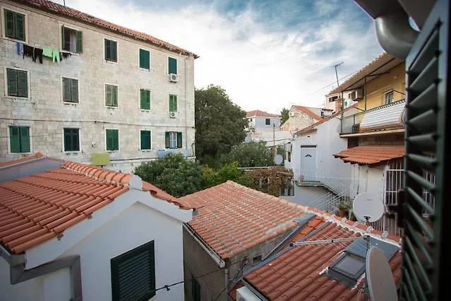 Вилла Angie Old Town With Jacuzzi