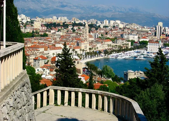 Вилла Angie Old Town With Jacuzzi Сплит